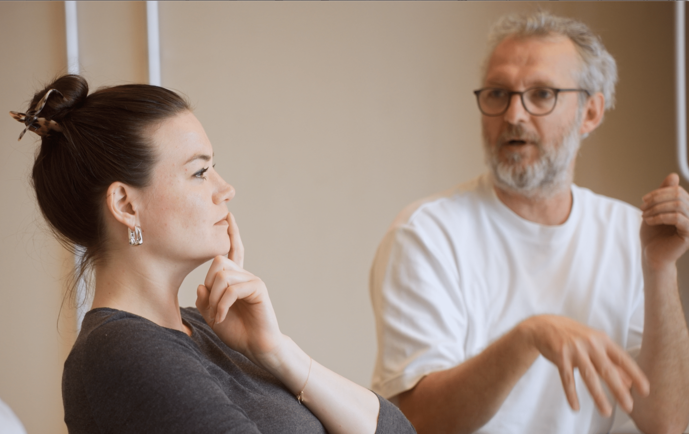 VERTIEFT: Linda Kölln, unsere Standortleitung in Hamburg und Heiko Renninger, unser Standortleiter in Berlin